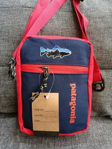 Slingbag Patagonia Nylon Sporty Grafis Polos - Gaya Korea 2024