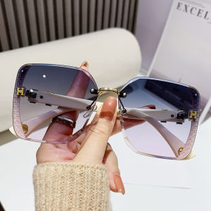 (GENTLE MOSCOT) Oversized Square Frame Sunglasses for Women Glitter Casual Versatile Fashion Shades