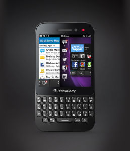 Blackberry Q5 4G Mobile Phone Unlocked Original 3.1" 8GB ROM GSM 3G 5MP WIFI QWERTY Keyboard
