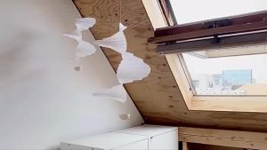 FFBH Simple Dynamic Levitation Hanging Decorations Modern Creative Airflow Balance Crafts European Style Entrance Hall Home Decor 4P7H5