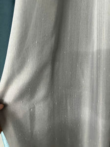 Rèm Voan Dán Tường Cao Cấp – Trắng Xám Hạt Mưa & Hoa Lụa Mịn