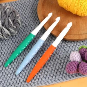 MAKERVY 3/6Pcs Non-Slip Crochet Hooks Set 6.0-12.0mm Silicone Handle Knitting Tools Soft Handle Ergonomic DIY Weaving Tools Beginners Crochet Tools