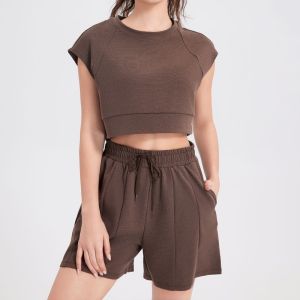 YueJi ชุดชุดกีฬา2ชิ้นสำหรับผู้หญิงเสื้อยืดกีฬา + กางเกงขาสั้นทรงหลวมชุดเล่นโยคะชุดออกกำลังกายยางยืดรัดรูป