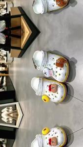 crocs2026 New Brown Bear co-branded clogs parent-child style non-slip breathable dreamy cartoon puppy sandals