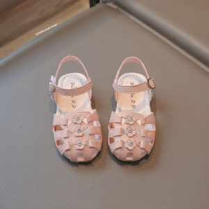 Lovely Closed-toe Woven Hollow Faux Leather Children Shoes Girls Sandals with Exquisite Tiny Pendant Wedding Party Shoes J06061