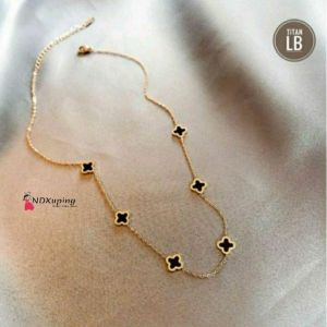 Kalung Rantai Fashion Mata Hitam Titanium Clover N11032301