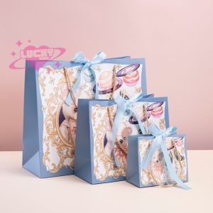 พร้อมส่ง ถุงกระดาษ ถุงของขวัญ งานพรีเมี่ยม มีหูหิ้วเชือกพร้อมโบว์ ขายเป็นใบ มี 3 ขนาด งานพิมพ์เรียบลาย3มิติ