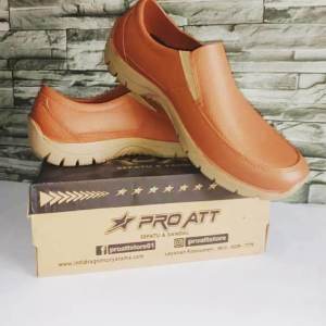 sepatu terlaris buat pria