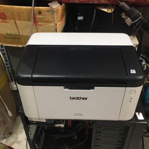Máy In Văn Phòng ( In 1 Mặt A4A5 Nhỏ Gọn ) - Brother 1201 ( Tặng Hộp Mực Không Mực Thải - Dây Nguồn Cáp in Mới 100% Đi Theo Máy )