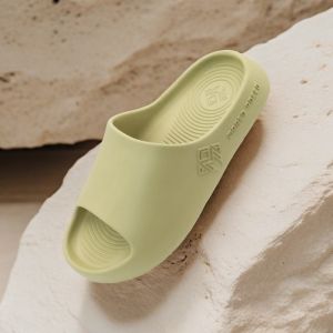 Marco Rocco รองเท้าแตะเด็กใส่ในบ้าน สำหรับเด็กอายุ 7-13 ปี กันลื่น พื้นนุ่มใส่สบายเท้า น้ำหนักเบา รองเท้าแตะลําลองแบบสวม รุ่นMR8001B