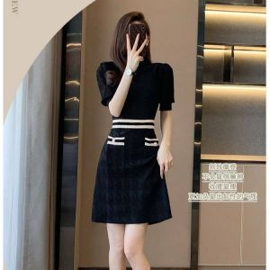 Missliu thời trang nữ tay ngắn Đầm dệt kim 2025 mùa hè mới thanh lịch phong cách Hepburn cao cấp Đầm xẻ Đen