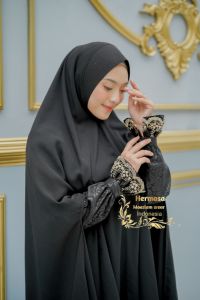 Gamis hermosa embos manset renda-gamis hitam manset mewah-pakaian muslimah hitam manset bunga-hermosa