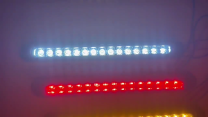 ไฟหลอด LED ทนนานไฟเบรค LED สวมใส่ได้แบบสากลไฟเบรคประหยัดพลังงานสำหรับการใช้งานในเมืองและทางหลวง