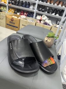 รองเท้าแตะ ADDA รองเท้าผู้ชาย รองเท้าพื้นหนา สี สีดำ Size 7-10 รุ่น 13GOO (K28)