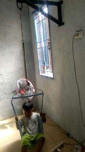 TIANG AYUNAN BAYI BESI TEMPAHAN