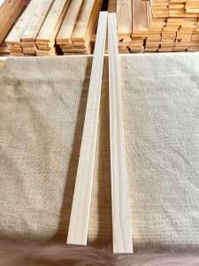 กว้าง 3cm.หนา1.2cm.ยาว100cm.จำนวน1แผ่น ไม้สนนอก  เป็นไม้สนใหม่มือ1 รีดเรียบทั้ง4ด้าน อบแห้ง อบยากันแมลง ไม่มีรอบตะปู ใช้ทำงานDIY หรืองานไม้ทั่วไป