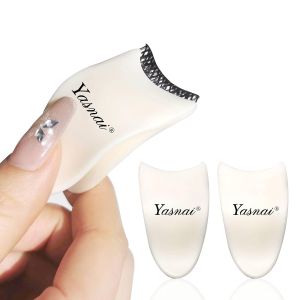 Lash Applicator Tool 2 PCS Lash Clip False Eyelash Applicator Tool    Easy to Apply False Eyelashes Lash Buddy Applicator Tool Eye Makeup Tools Lash Tweezers