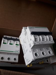Cầu dao điện MCB 3P-6A Icu 6kA - A9F74306