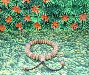 gelang kayu liwung putih 33 butir model serut