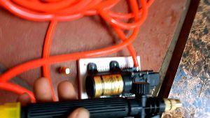 Máy rửa xe mini  - máy bơm nước mini 12V đa năng tiện dụng