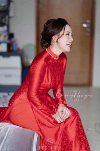 Bộ áo dài gấm tơ mềm 4 tà màu đỏ đính trai áo truyền thống mẫu mới đẹp