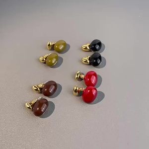 Bông tai đinh tán hạt đậu tráng men phong cách vintage khuyên tai thả hình bầu dục phong cách Hồng Kông cổ điển sang trọng cao cấp trang sức tai kim bạc nhẹ nhàng cho mùa thu đông.