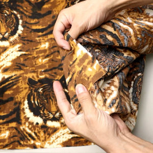 ผ้าคอตต้อนทีซี Cotton TC ลายหัวเสือโคร่ง หน้ากว้าง 44 นิ้ว ผ้าเมตร ผ้าหลา