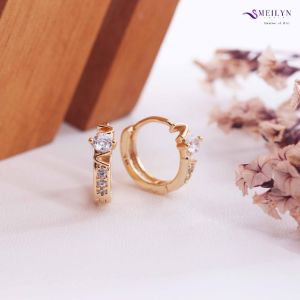 MEILYN Anting Jepit Fashion Wanita Motif Classic Baris Lapis Emas 0261210244