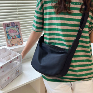 Wulove กระแสมาแรง กระเป๋าสะพายแฟชั่นฮิต รูปทรงเกาหลีเกาใจ สีสวยสดใส แมทช์ง่ายกับทุกในชีวิตประจำวัน ใส่ของได้จุใจ สายปรับระดับได้ ไม่ว่าสีไหนก็เอาอยู่ สินค้างานดีมากพี่สาว ไม่ตำไหวหรอ