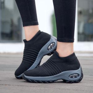 Fashion Sneaker Shoes For Women slip on rubber shoes Korean Style Casual Breathable shoes for Women walking shoes