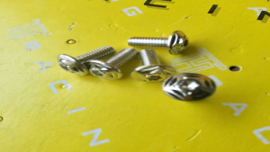 Ốc đĩa Salaya INOX 304 Vario 5 cạnh 6li15 cho xe Vario (giá bán 1 CON) (MS04)