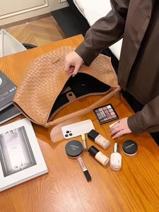 Túi xách nữ da thật dung tích lớn 2026 Mẫu Mới bags Túi xách nữ da bò vân đan thời trang sành điệu dùng đi học đi làm.