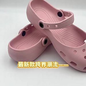 Crocs Giày lỗ ba lê khoét lỗ chống trượt thoáng khí nhẹ đi biển giày cho y tá và mẹ có nhãn mác mùa hè.