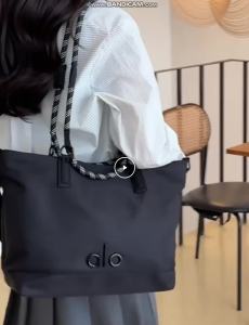 Detachable Adjustable Crossbody Strap Lightweight Daily Commute Bag
