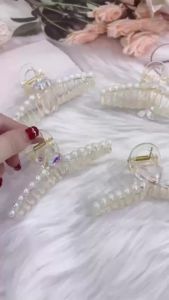 11cm transparent decorative hair clip designed specifically for women.