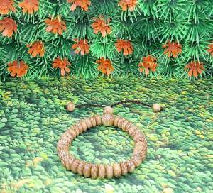 gelang kayu liwung putih 33 butir model serut
