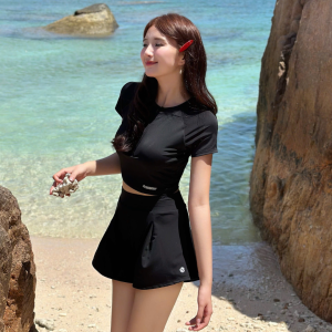 Bộ Bơi Nữ LV25N07F407 Livan Bộ Bơi Nữ 2 Mảnh Kín Đáo Áo Croptop Kèm Đệm + Chân Váy 2 Lớp Mềm Mại Co Giãn