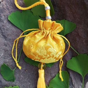 กล่องเก็บเครื่องประดับ กล่องใส่ทอง ประณีตประณีตประณีต ใช้งานได้หลากหลาย ของตกแต่งแขวน กล่องใส่สร้อยคอ เชือกหูรูด ผ้าผ้าทอ พู่ห้อยคอ ดอกไม้ประดับดอกไม้ กระเป๋าเก็บของสไตล์จีน กระเป๋าเครื่องประดับสตรี ซองเปล่าใส่ของ