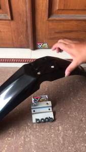 Slebor spakbor sayap depan Honda Win Trail lentur set bracket tebal kuat PNP warna hitam