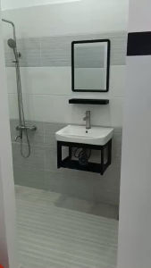 Bộ bồn cầu lavabo sen tắm phụ kiện trọn gói 12 SP combo lắp full nhà tắm Mission. Combo nhà tắm dùng nóng lạnh đầy đủ phụ kiện nhỏ lắp phòng tắm tiện lợi dễ dàng nhanh chóng. Trọn bộ nhà tắm gồm 12 sản phẩm  chi tiết chất liệu men sứ trắng inox 304