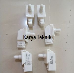 SWITCH ON OFF PINTU KULKAS 2 SOKET ORIGINAL