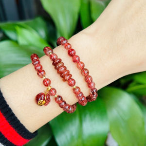 vòng tay dáng chuỗi đá thạch anh tóc đỏ tự nhiên mix đồng điếu và charm túi tiền thạch anh tóc đỏ bọc vàng tây vòng tay đá phong thủy hợp mệnh thổ mệnh hỏa trang sức thiết kế đủ hóa đơn thẻ bảo hành