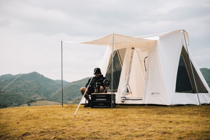 Kodiak Canvas x Carnival 10x10 Flex-Bow VX Canvas Tent