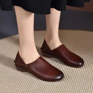 Free Shipping Retro-Style WomenS Leather Shoes New Autumn Collection Soft-Soled Casual Shoes Flat Shallow-Toe Available In Large Sizes Slip-On Shoes