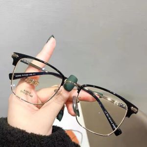 New Photochromic Glasses Stylish Retro Half-Frame Anti-Ultraviolet Sunglasses Ultra-Light Anti-Blue Light Glasses For Men And Women墨镜