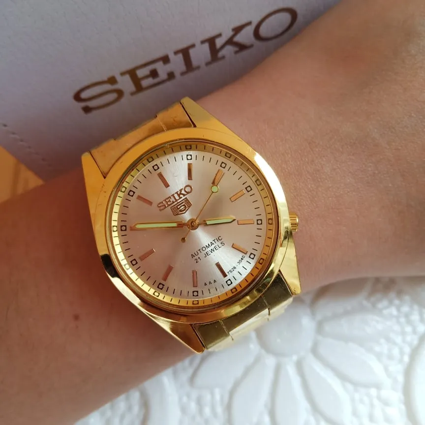 Seiko 5 Automatic 21 Jewels Silver Dial Gold Stainless Steel Watch