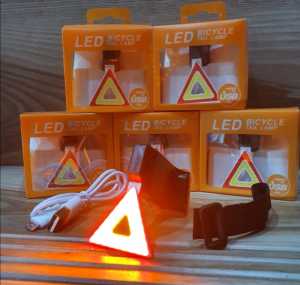 Lampu Sepeda Belakang Segitiga