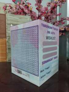 Celengan Taget 100jt kotak penyimpanan uang dengan kunci jumbo ukuran 15x15x20cm