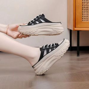 Xăng đan đế bệt chống trượt thể thao cho nữ mùa hè có đế dày mới chạm khoét phong cách giản dị