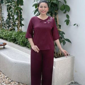 ĐỒ BỘ TRUNG NIÊN CHẤT LỤA RUBY CAO CẤP HỌA TIẾT THÊU TINH TẾ MÀU SẮC DỊU NHẸ DÀNH CHO QUÝ CÔ THANH LỊCH SANG TRỌNG
